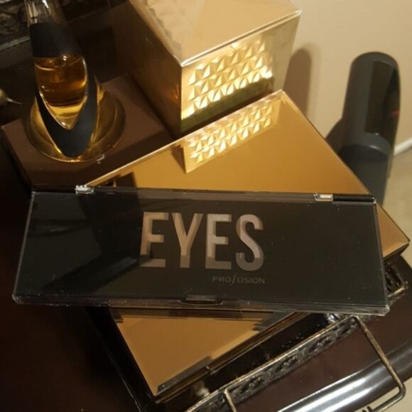 Profusion eyeshadow kit - Picture 2 of 2